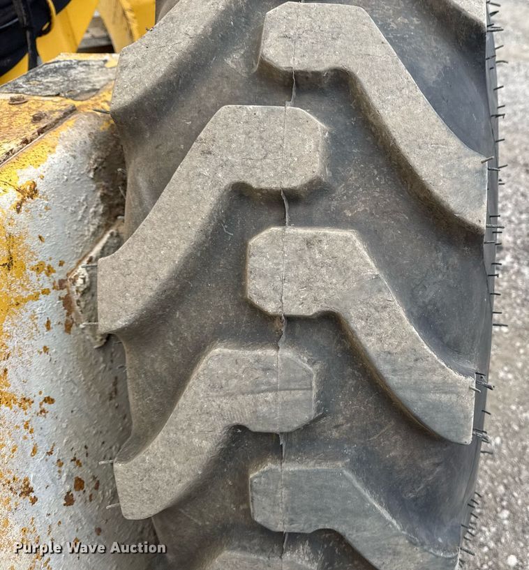 image for item EG2368 1995 John Deere 770BH motor grader