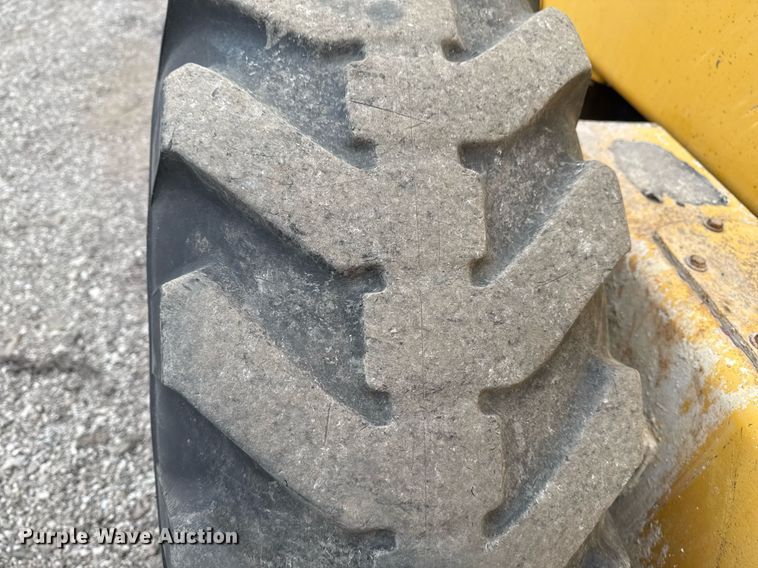 image for item EG2368 1995 John Deere 770BH motor grader