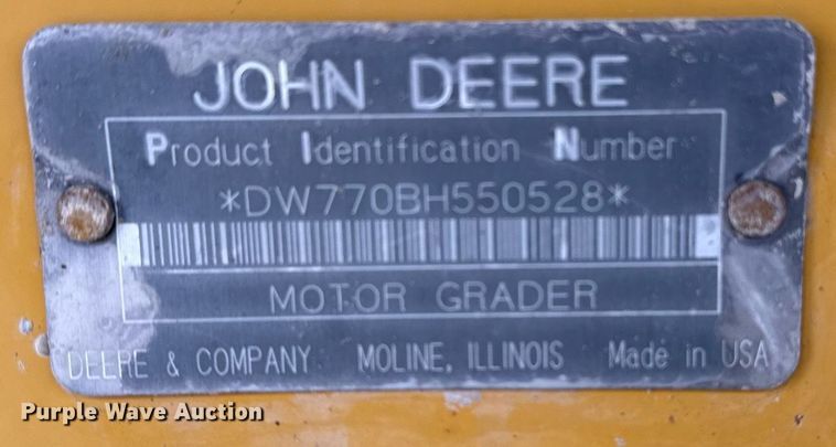 image for item EG2368 1995 John Deere 770BH motor grader