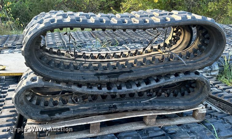 image for item EG6927 (4) Camso excavator tracks