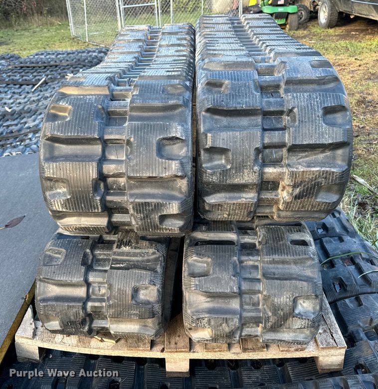 image for item EG6927 (4) Camso excavator tracks