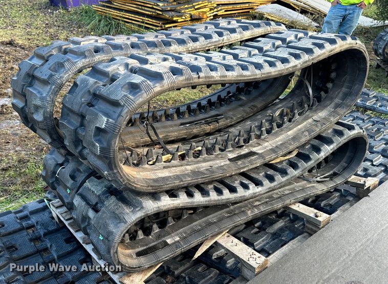 image for item EG6927 (4) Camso excavator tracks