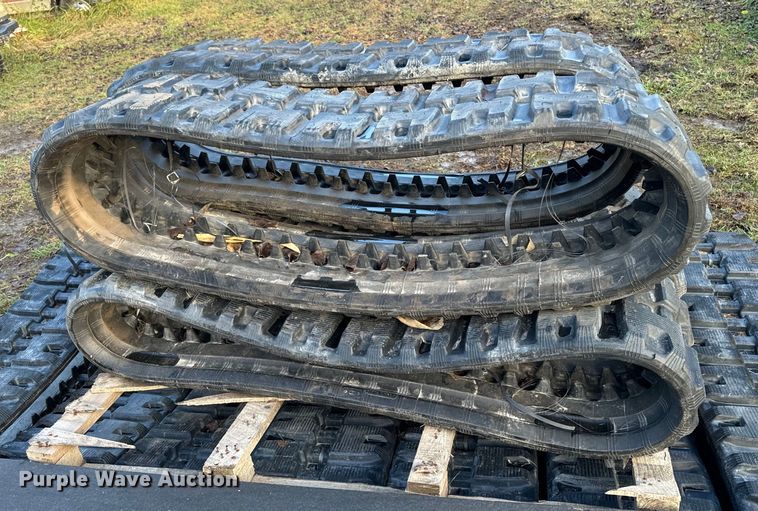 image for item EG6937 (4) Camso excavator tracks