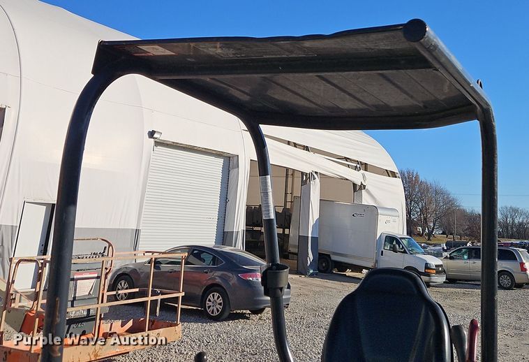 image for item EI8698 2015 John Deere 17G mini excavator