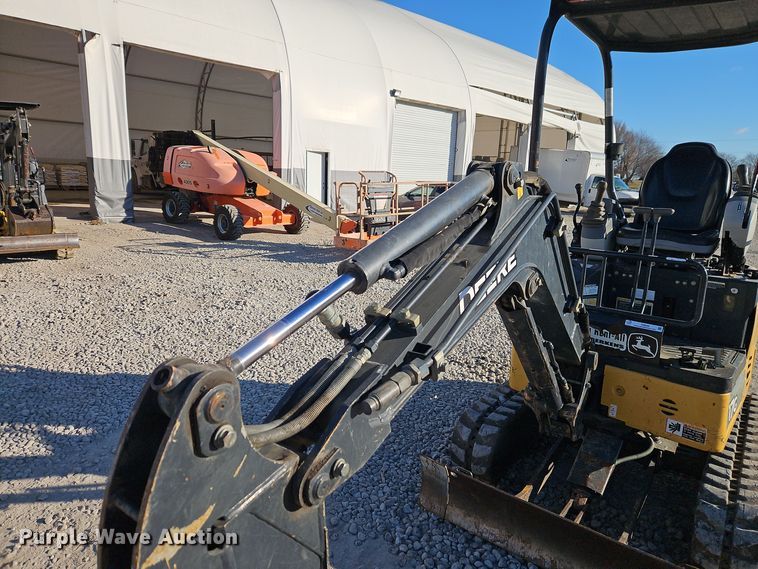 image for item EI8698 2015 John Deere 17G mini excavator