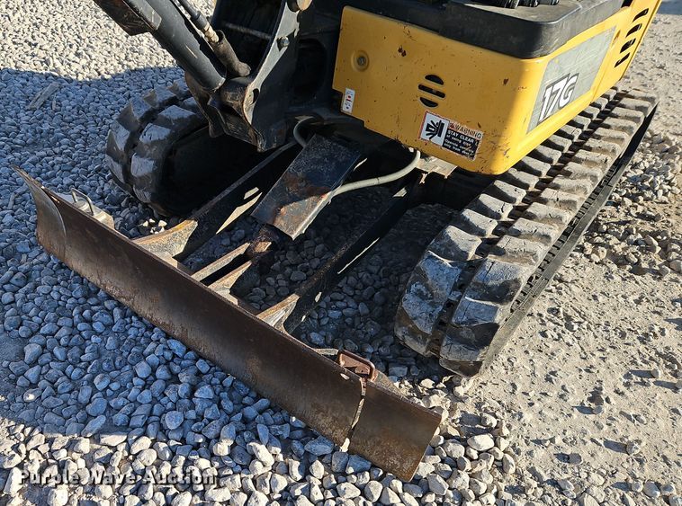 image for item EI8698 2015 John Deere 17G mini excavator