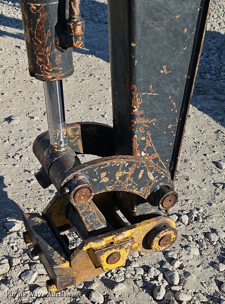 image for item EI8698 2015 John Deere 17G mini excavator