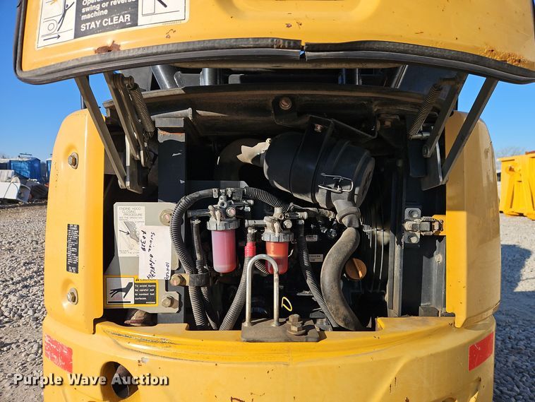 image for item EI8698 2015 John Deere 17G mini excavator