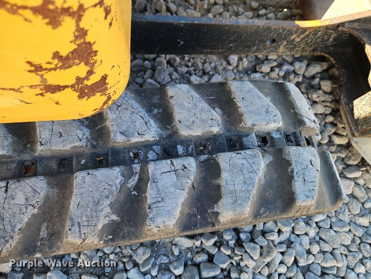 image for item EI8698 2015 John Deere 17G mini excavator