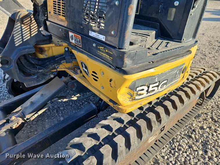 image for item EI8699 2019 John Deere 35G mini excavator