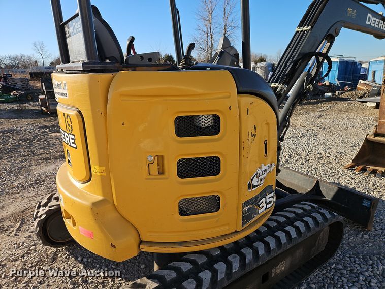 image for item EI8699 2019 John Deere 35G mini excavator