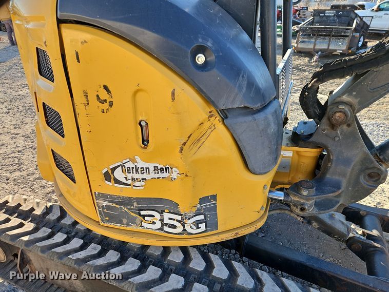 image for item EI8699 2019 John Deere 35G mini excavator