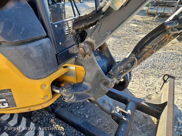 image for item EI8699 2019 John Deere 35G mini excavator