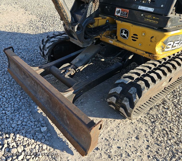 image for item EI8699 2019 John Deere 35G mini excavator