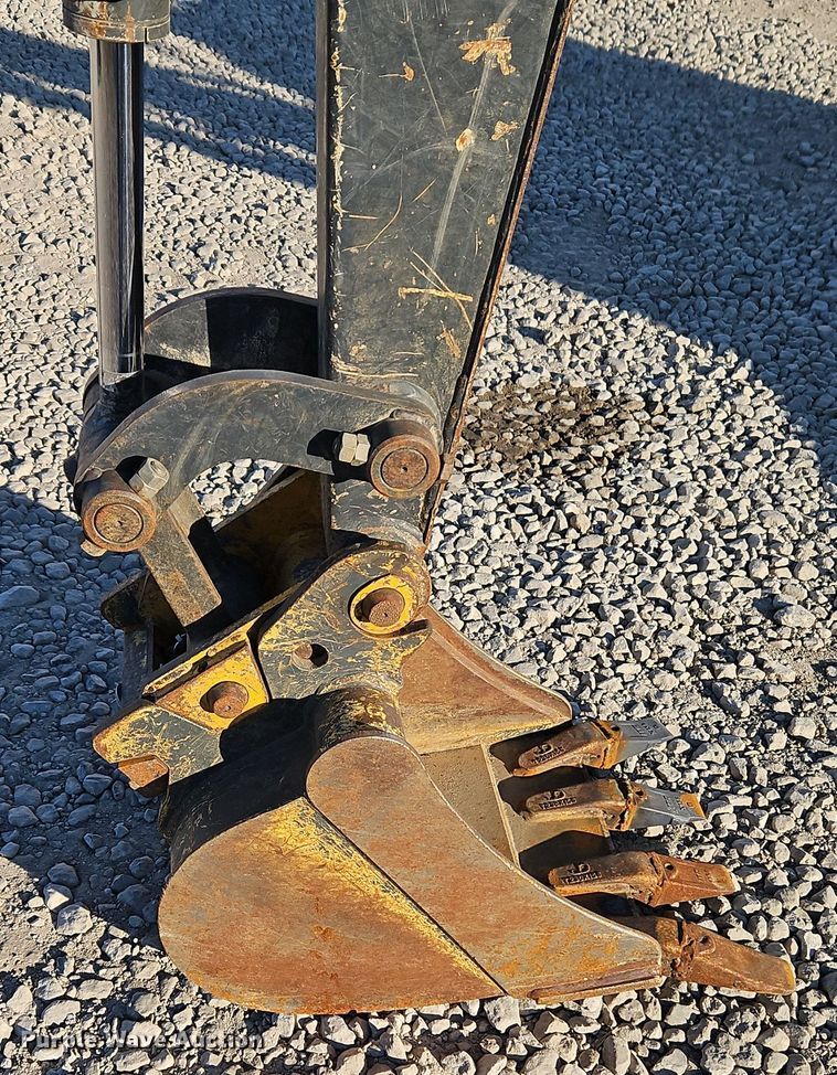 image for item EI8699 2019 John Deere 35G mini excavator