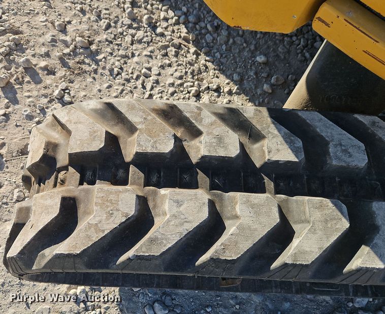 image for item EI8699 2019 John Deere 35G mini excavator