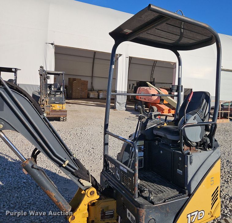 image for item EI8702 2012 John Deere 17D mini excavator