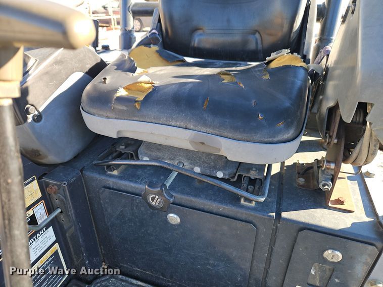 image for item EI8702 2012 John Deere 17D mini excavator