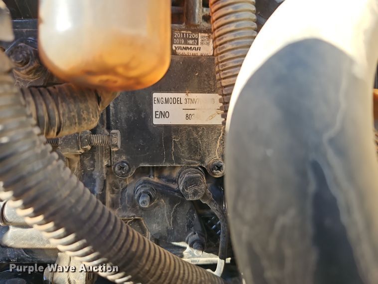 image for item EI8702 2012 John Deere 17D mini excavator