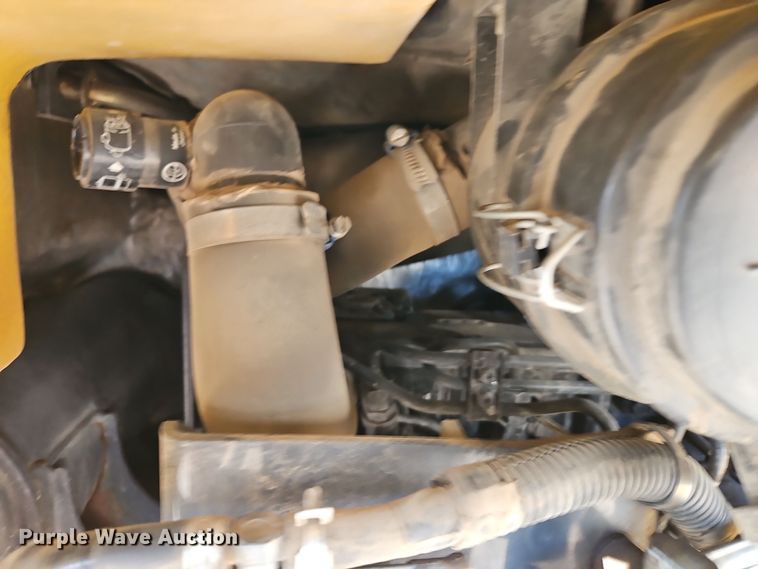 image for item EI8702 2012 John Deere 17D mini excavator