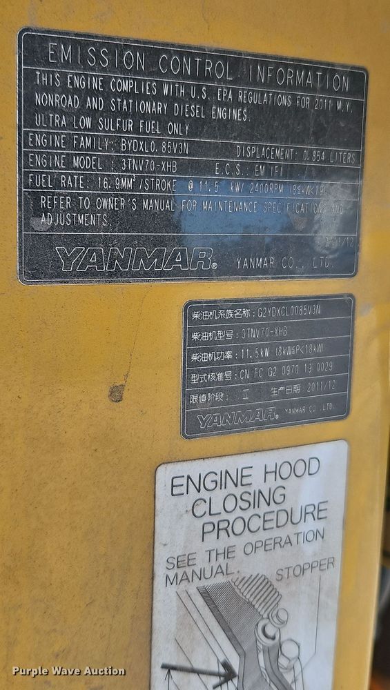 image for item EI8702 2012 John Deere 17D mini excavator