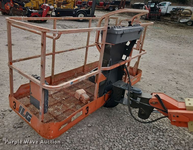 image for item EI8706 2004 JLG 400S boom lift