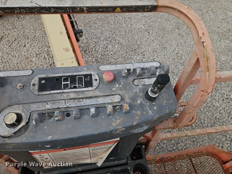 image for item EI8706 2004 JLG 400S boom lift