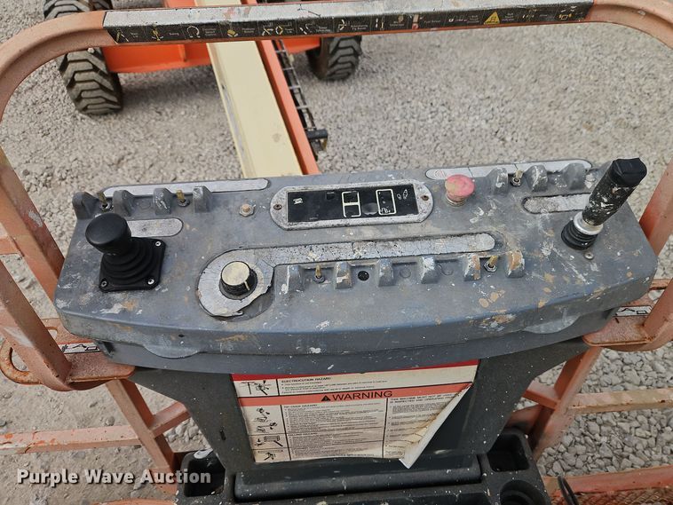 image for item EI8706 2004 JLG 400S boom lift