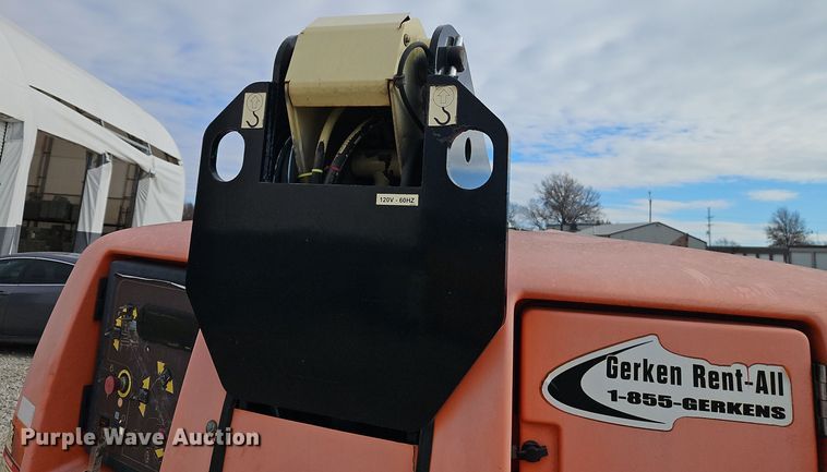 image for item EI8706 2004 JLG 400S boom lift