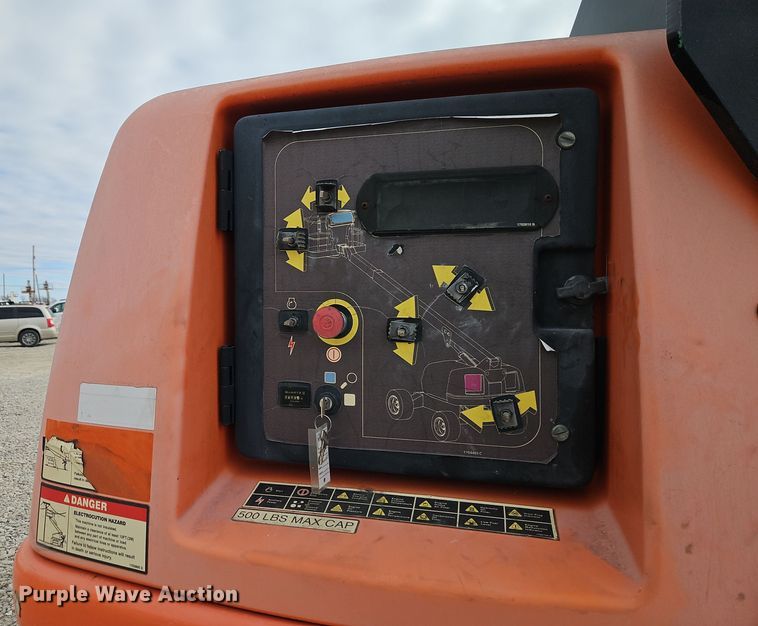 image for item EI8706 2004 JLG 400S boom lift