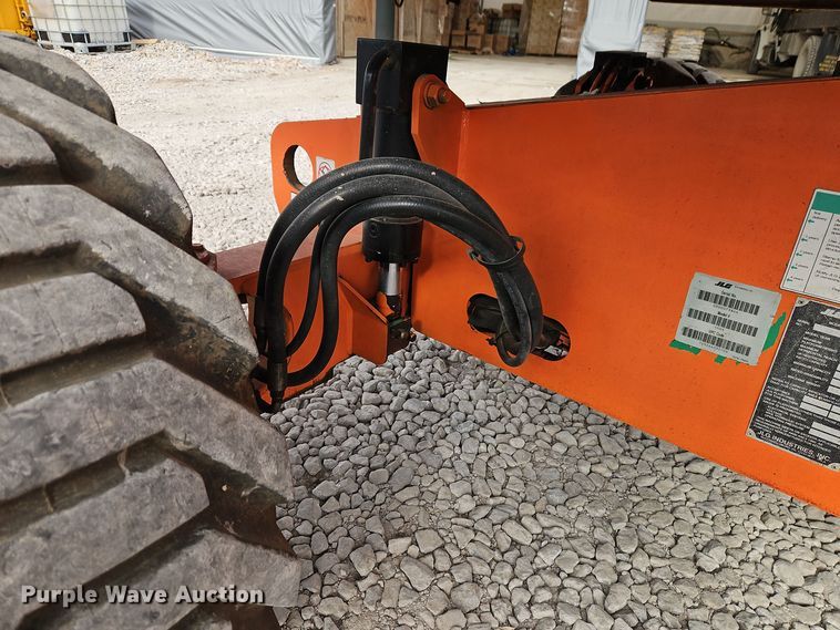 image for item EI8706 2004 JLG 400S boom lift