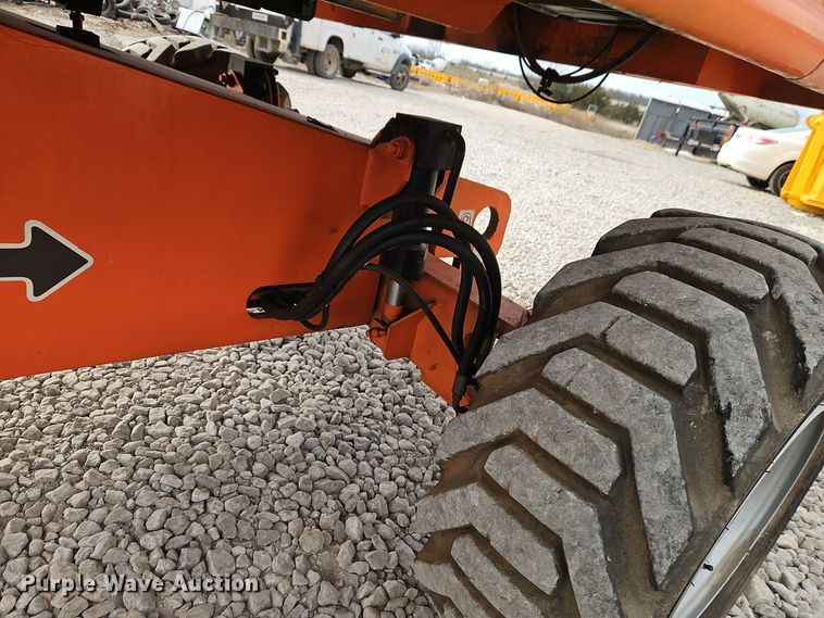 image for item EI8706 2004 JLG 400S boom lift