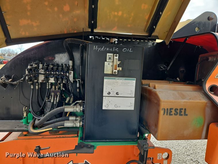 image for item EI8706 2004 JLG 400S boom lift