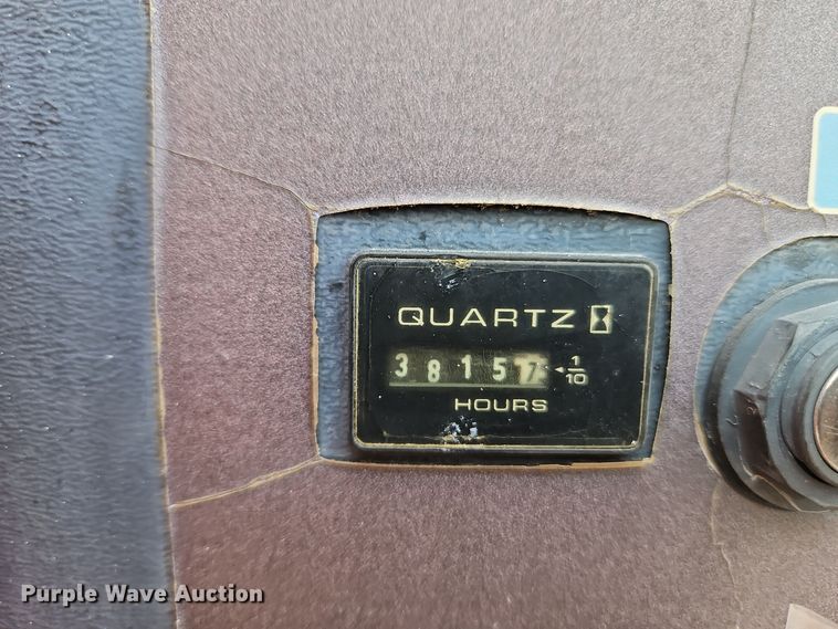 image for item EI8706 2004 JLG 400S boom lift