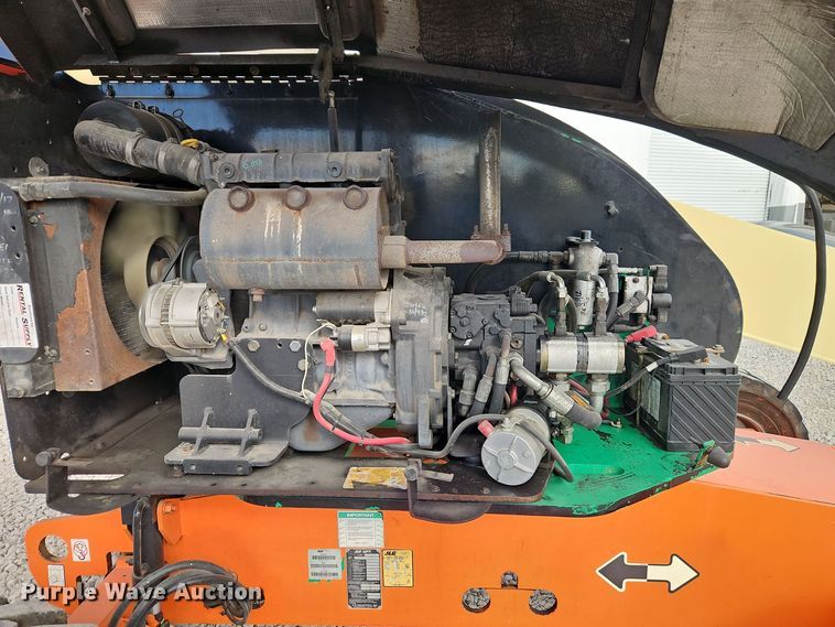 image for item EI8706 2004 JLG 400S boom lift