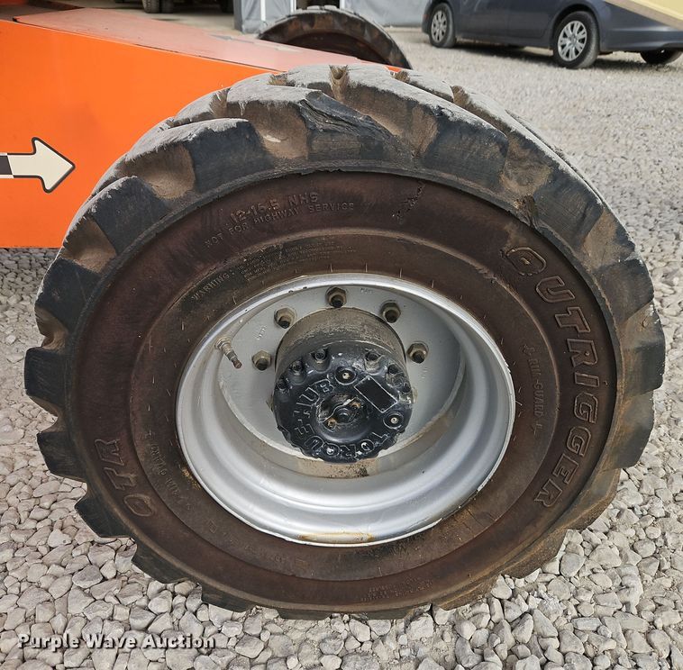 image for item EI8706 2004 JLG 400S boom lift