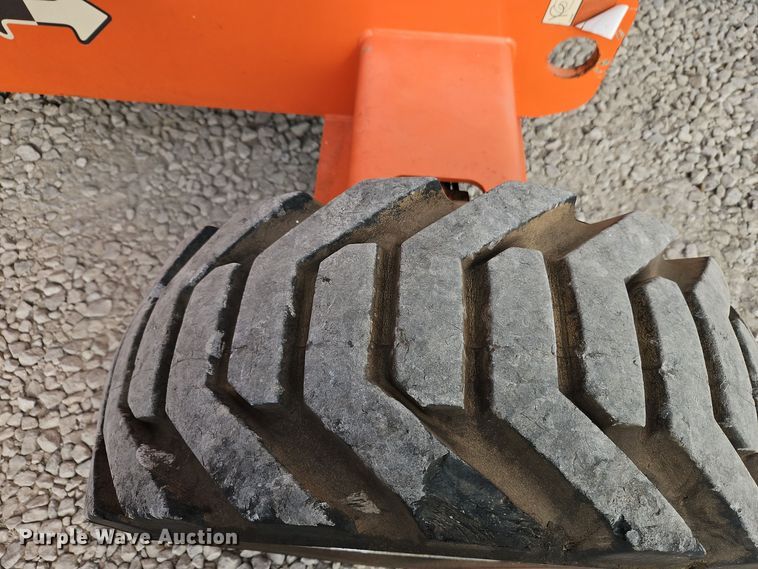 image for item EI8706 2004 JLG 400S boom lift