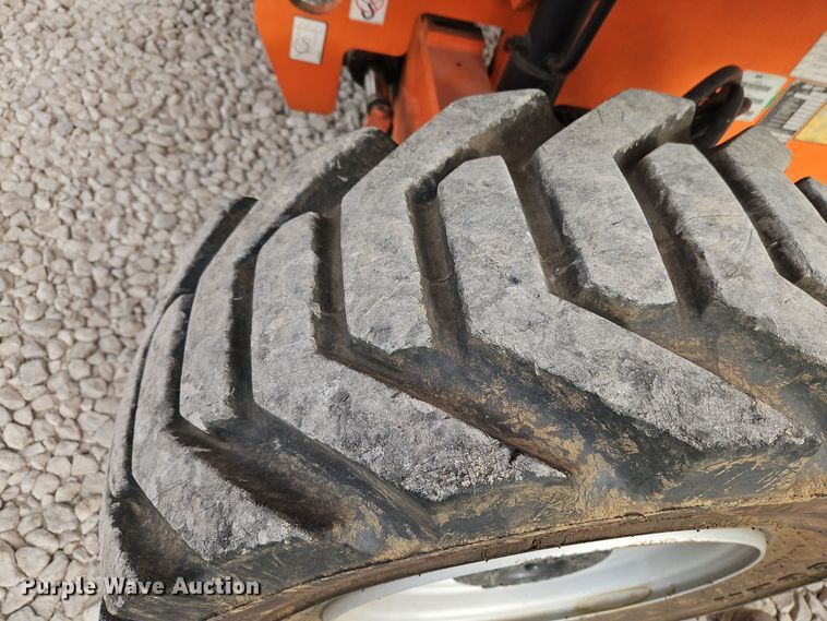 image for item EI8706 2004 JLG 400S boom lift