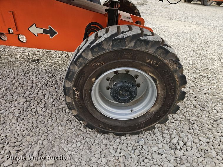 image for item EI8706 2004 JLG 400S boom lift