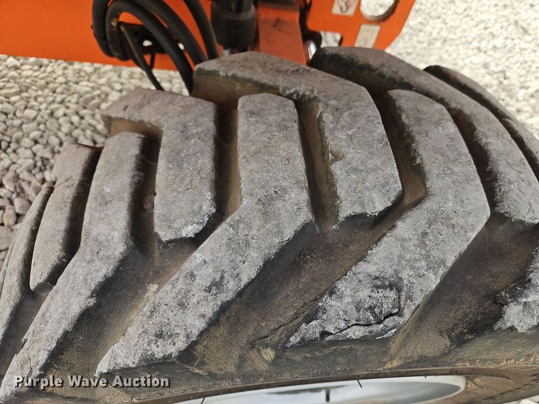 image for item EI8706 2004 JLG 400S boom lift