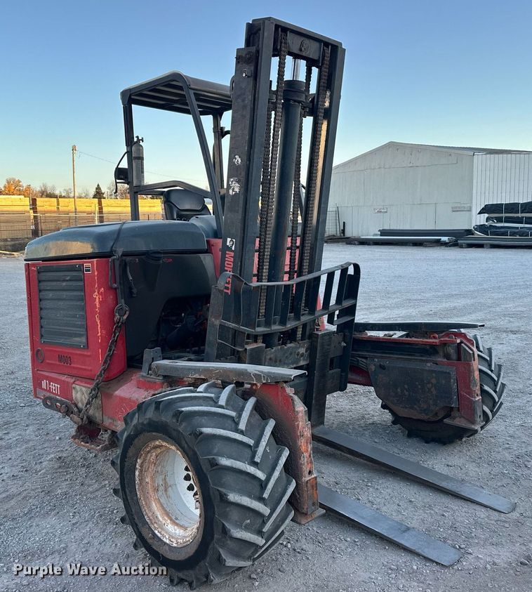 image for item EJ5273 2006 Moffett M55 forklift