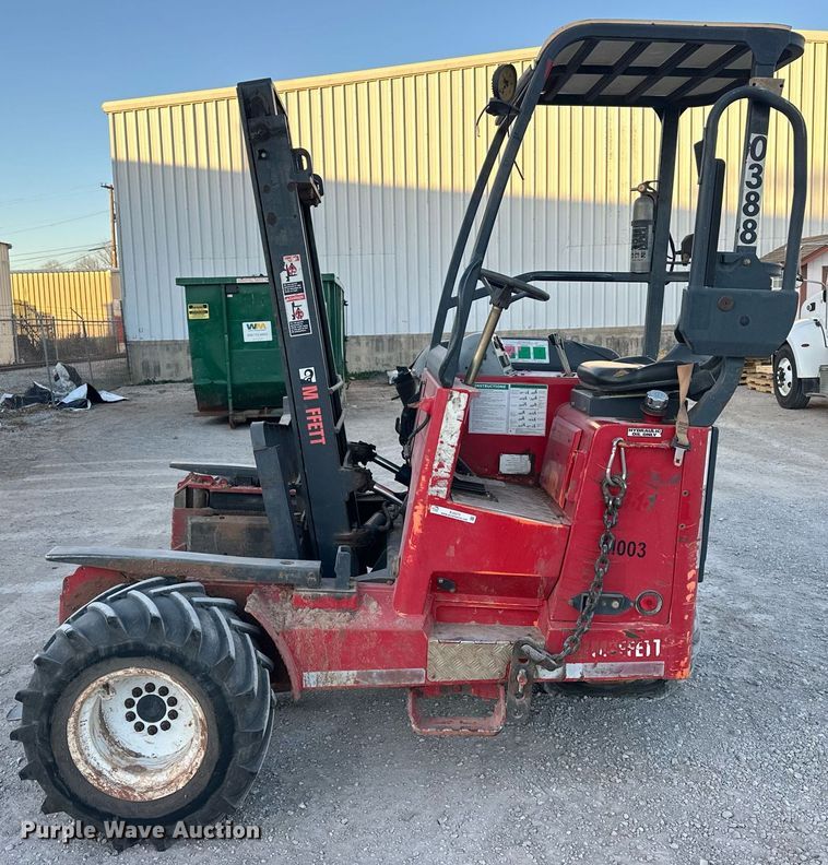image for item EJ5273 2006 Moffett M55 forklift