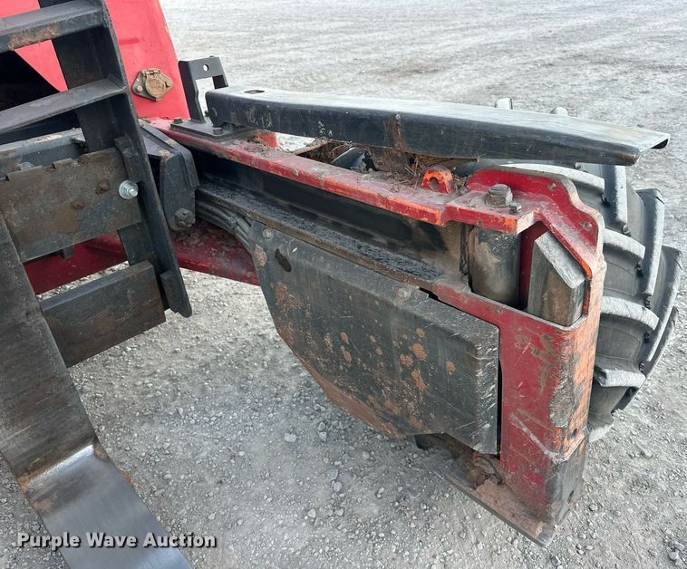 image for item EJ5273 2006 Moffett M55 forklift