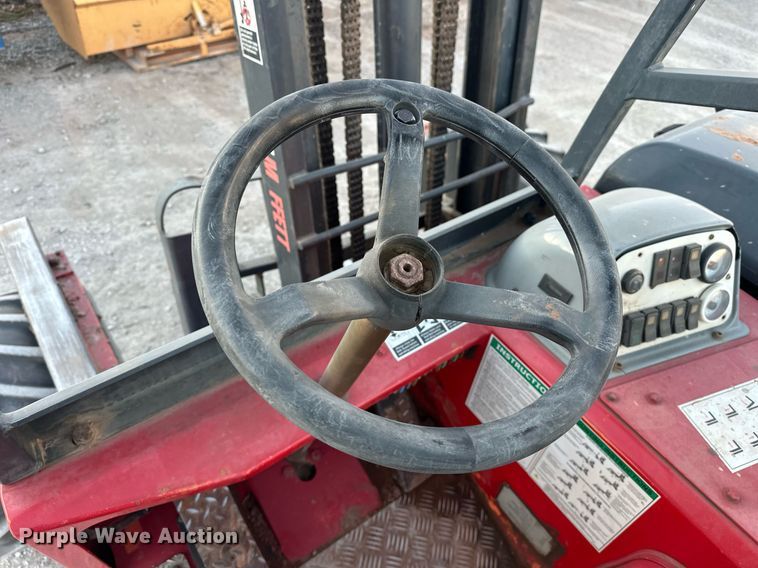 image for item EJ5273 2006 Moffett M55 forklift