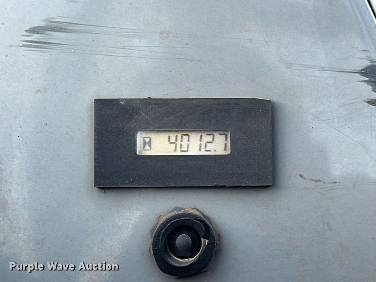 image for item EJ5273 2006 Moffett M55 forklift