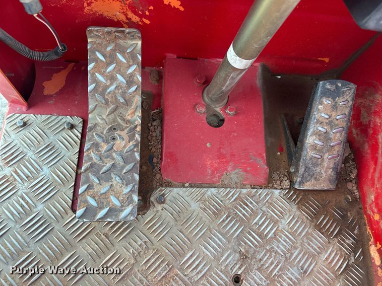 image for item EJ5273 2006 Moffett M55 forklift