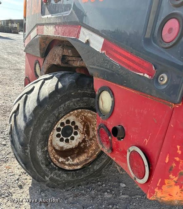 image for item EJ5273 2006 Moffett M55 forklift