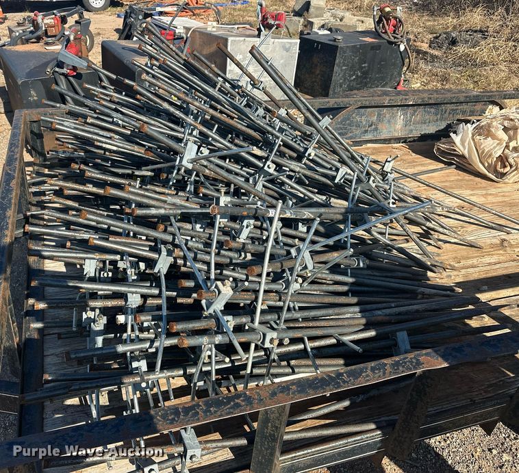 image for item EJ5282 Approximately 200 string line stakes