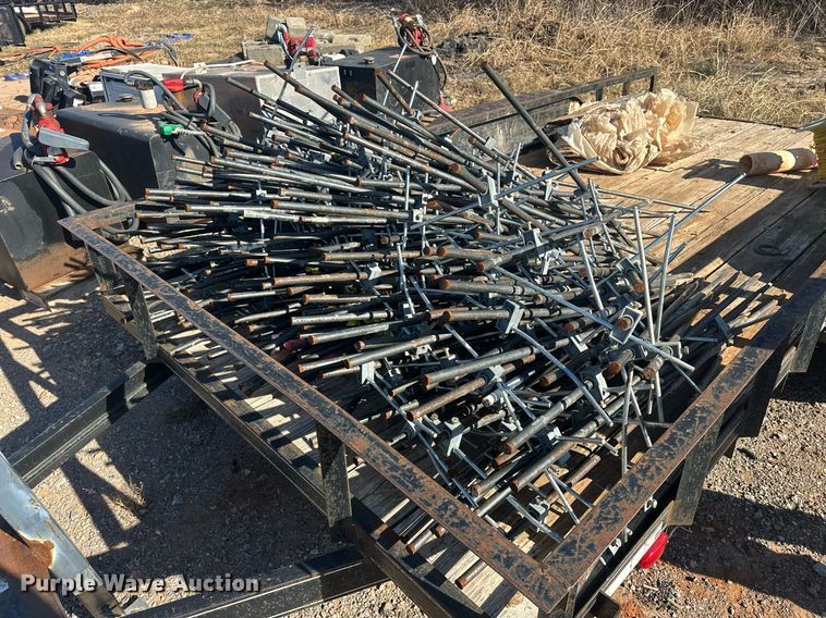 image for item EJ5282 Approximately 200 string line stakes