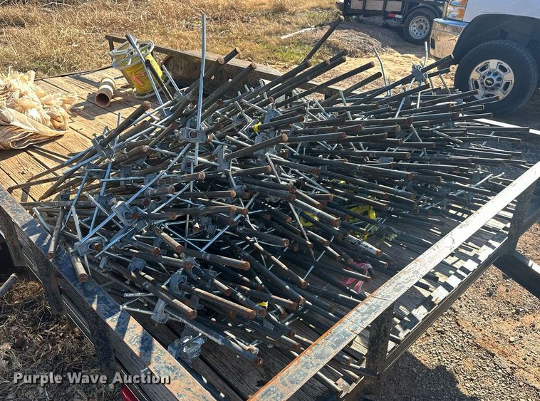 image for item EJ5282 Approximately 200 string line stakes